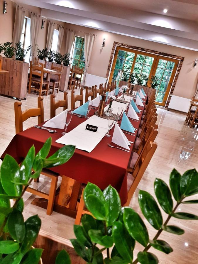 ForRest hotel Chomutov Eksteriør bilde