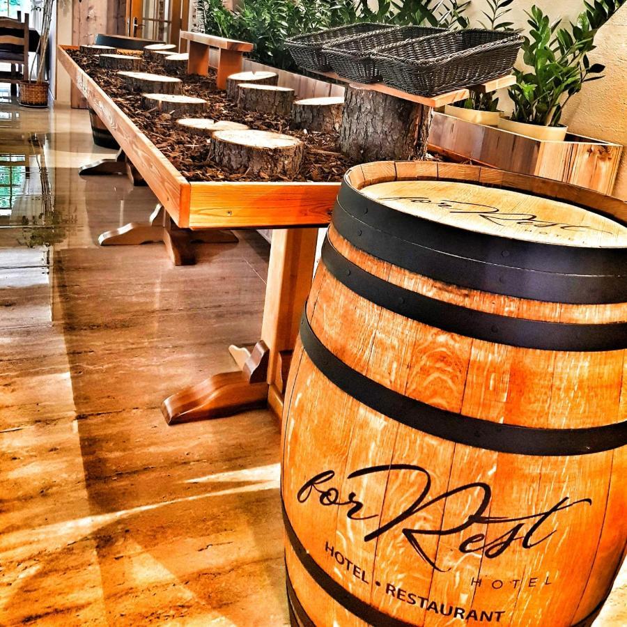 ForRest hotel Chomutov Eksteriør bilde