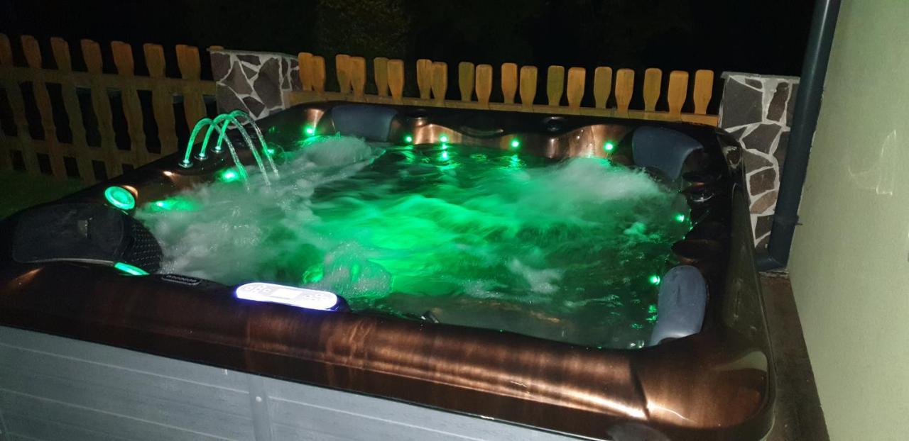 ForRest hotel Chomutov Eksteriør bilde