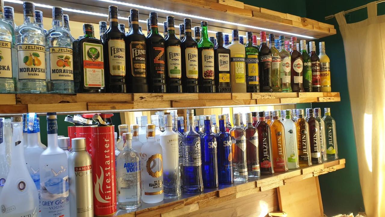 ForRest hotel Chomutov Eksteriør bilde