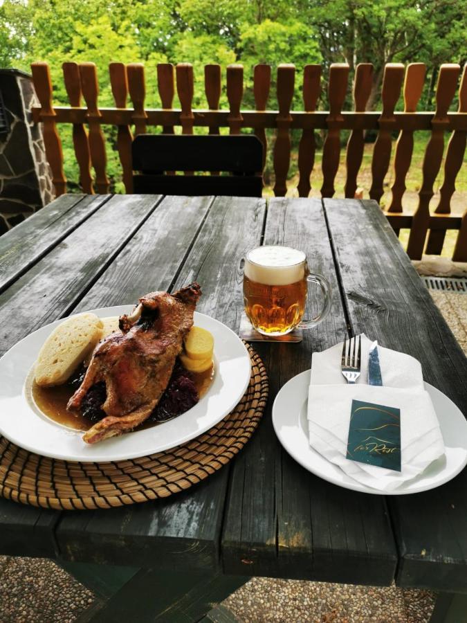 ForRest hotel Chomutov Eksteriør bilde