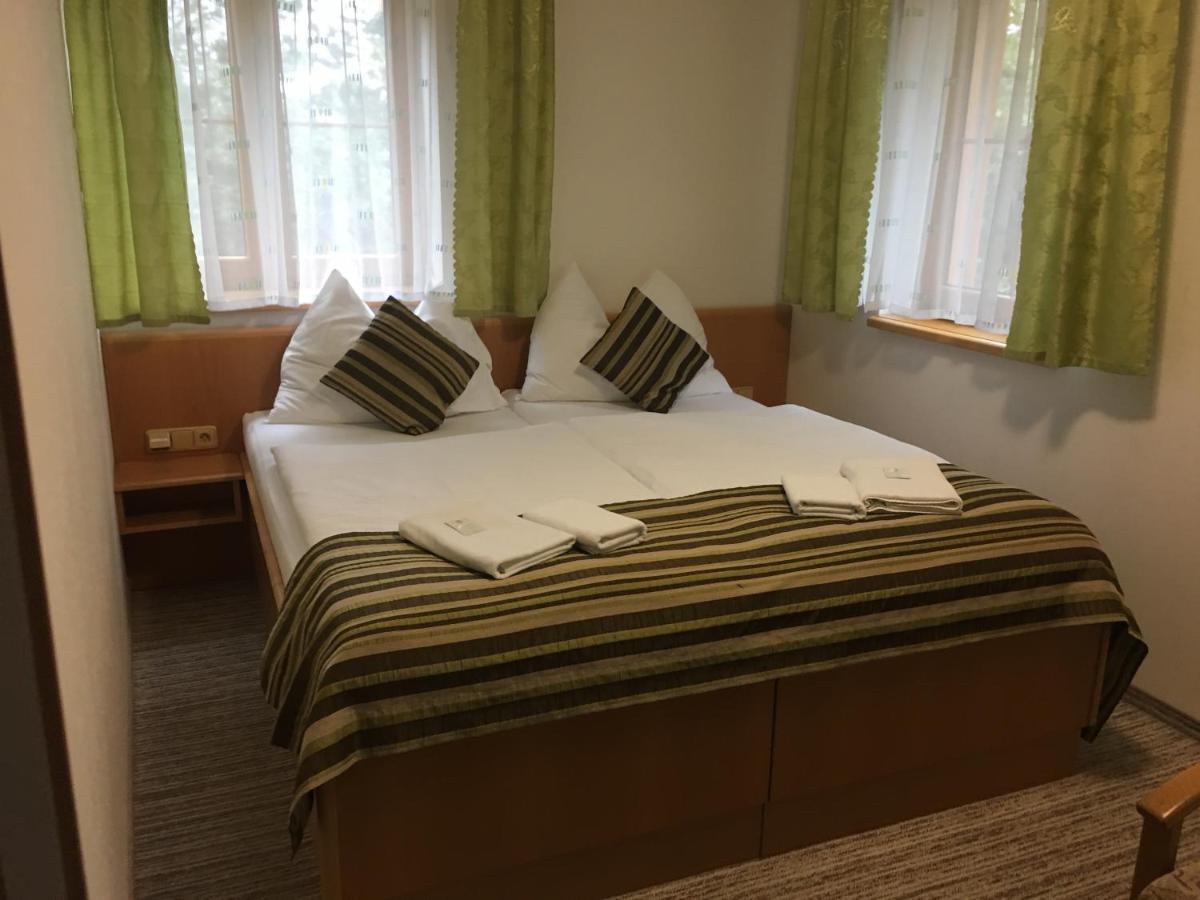 ForRest hotel Chomutov Eksteriør bilde