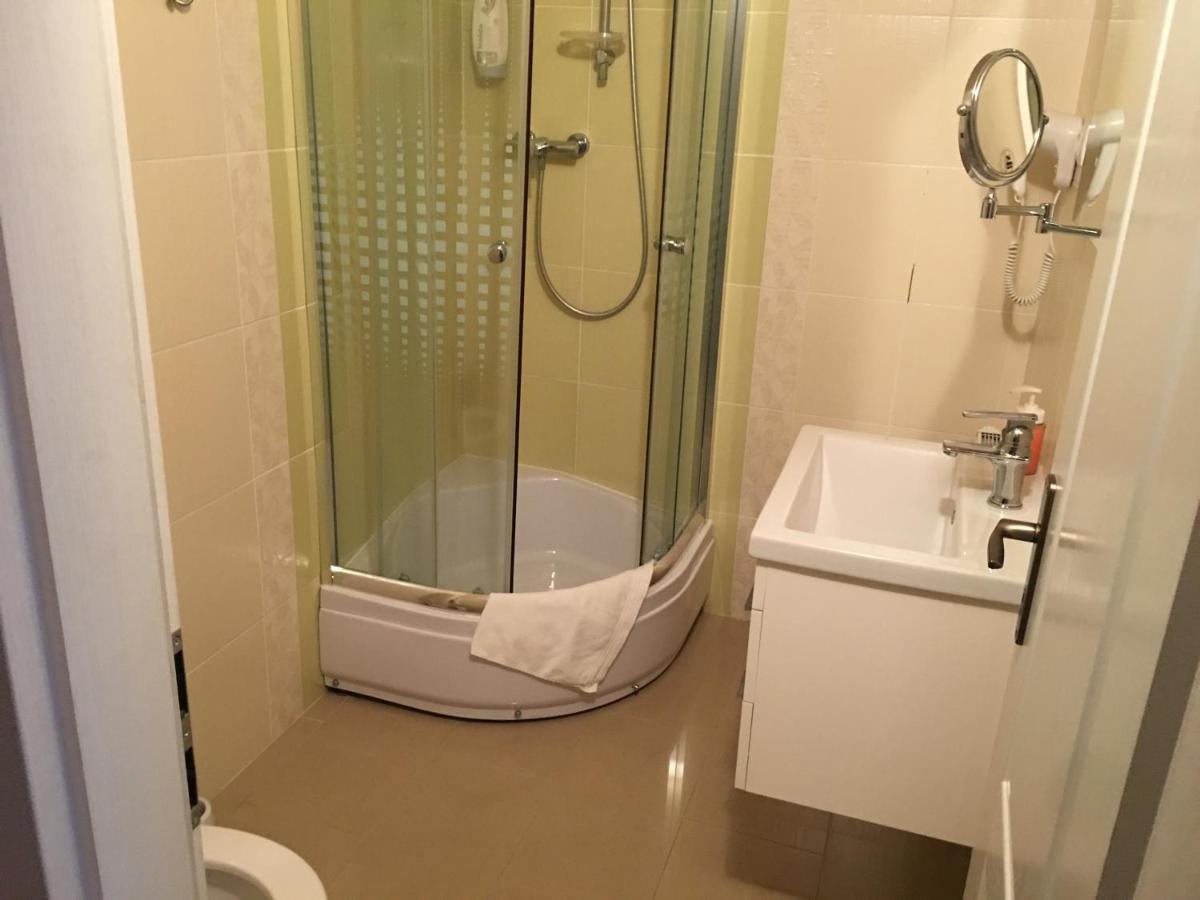 ForRest hotel Chomutov Eksteriør bilde