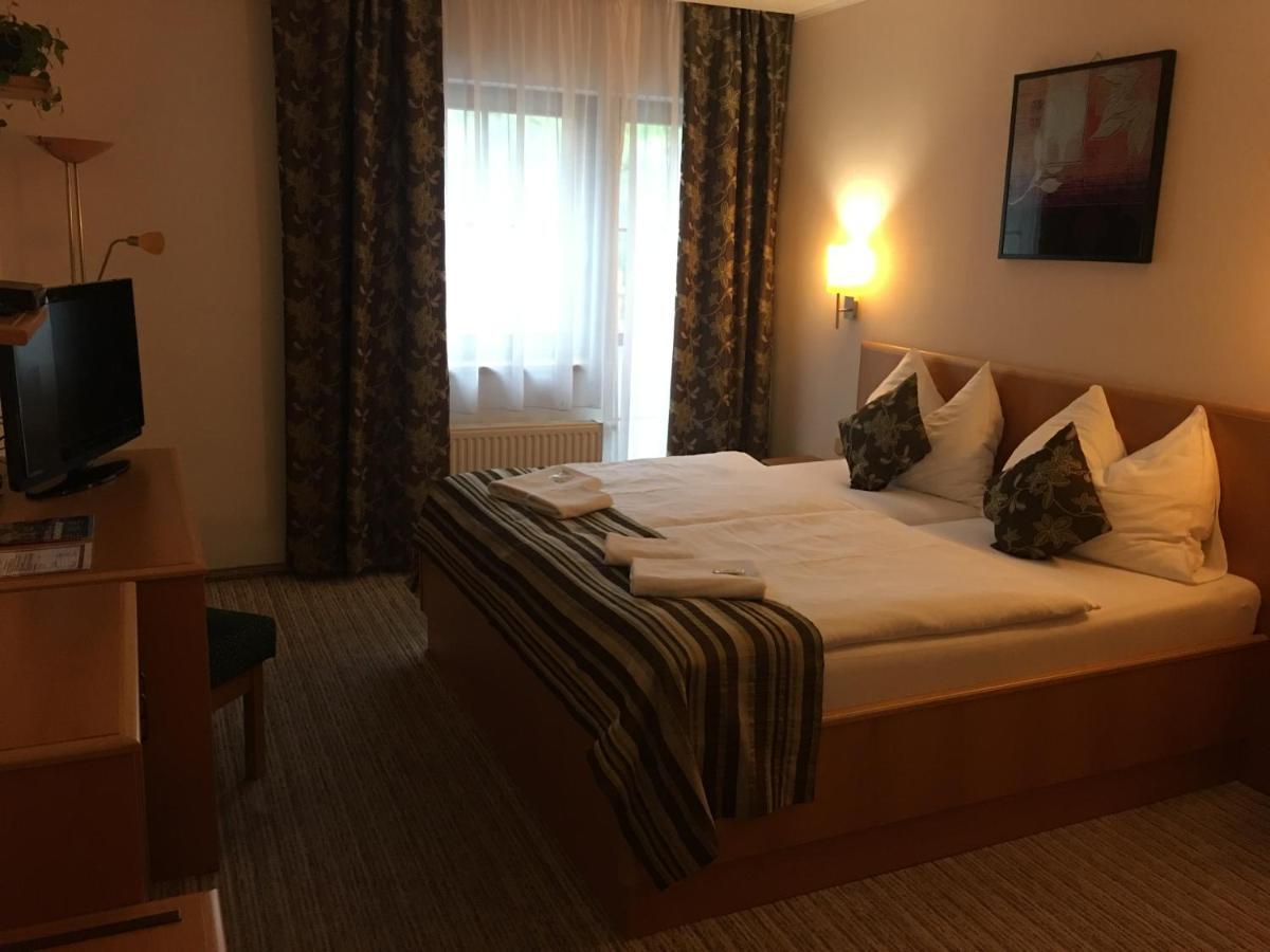 ForRest hotel Chomutov Eksteriør bilde